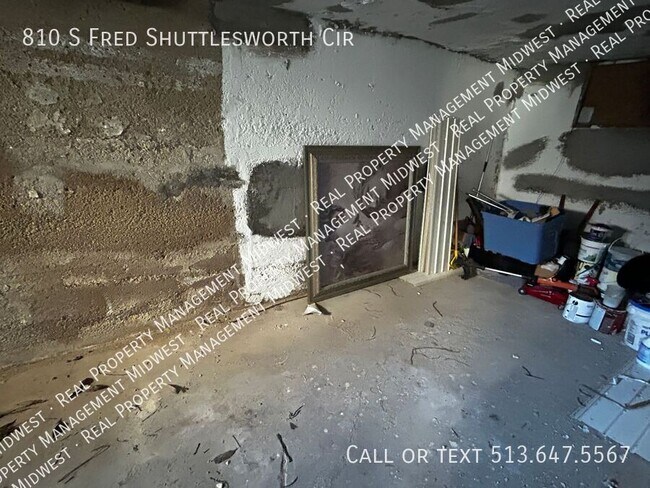 Building Photo - 810 S Fred Shuttlesworth Cir
