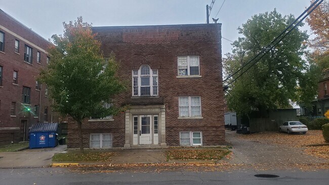 Building Photo - Fulton Manor