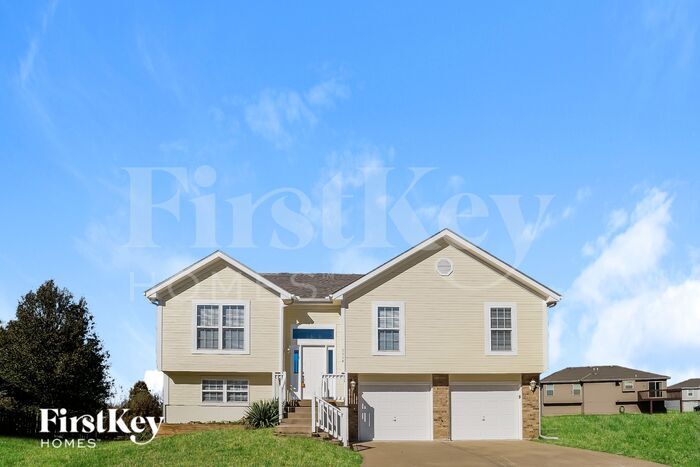 Primary Photo - 1114 Camelot Dr