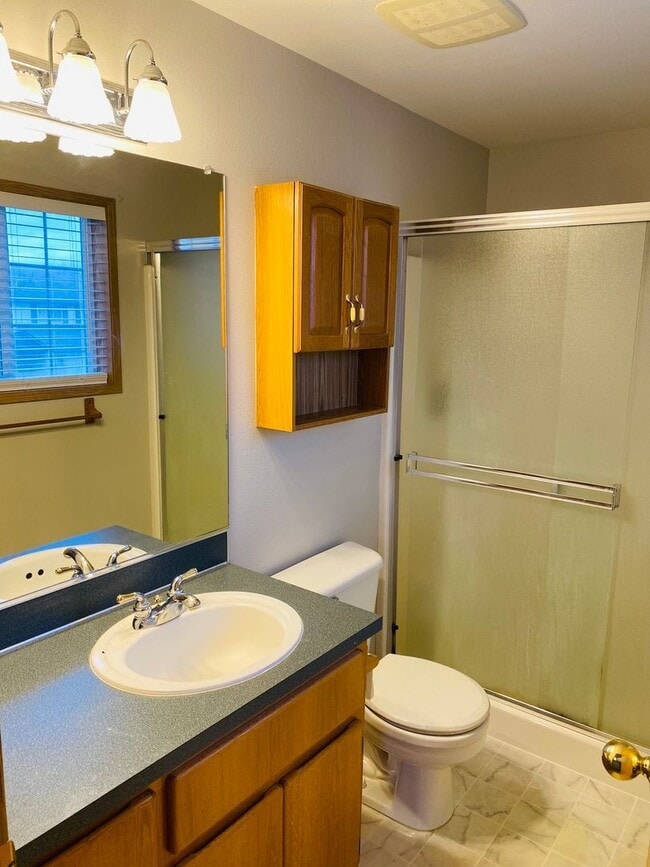 Building Photo - Nicely Updated Large Home w/ Pool!