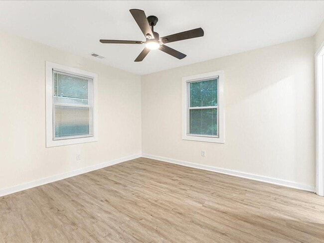 Building Photo - 5794 Pinecrest Rd SW