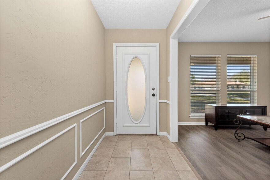 Building Photo - 16835 W Maglitto Cir