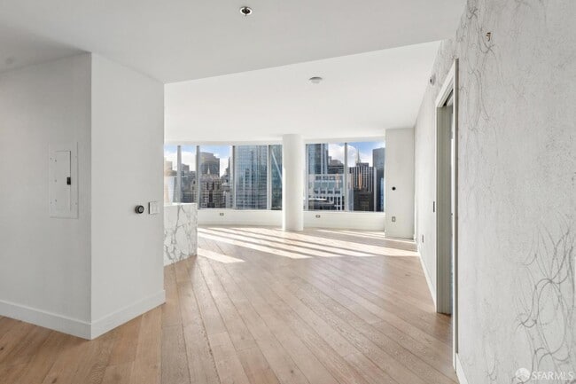 Building Photo - 201 Folsom St