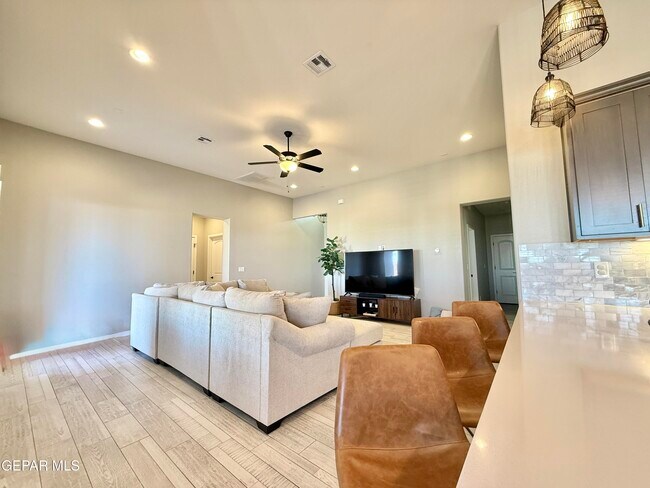 Building Photo - 7467 Smugglers Gulch Ct