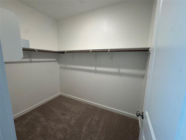 Building Photo - 116 Corn Ln