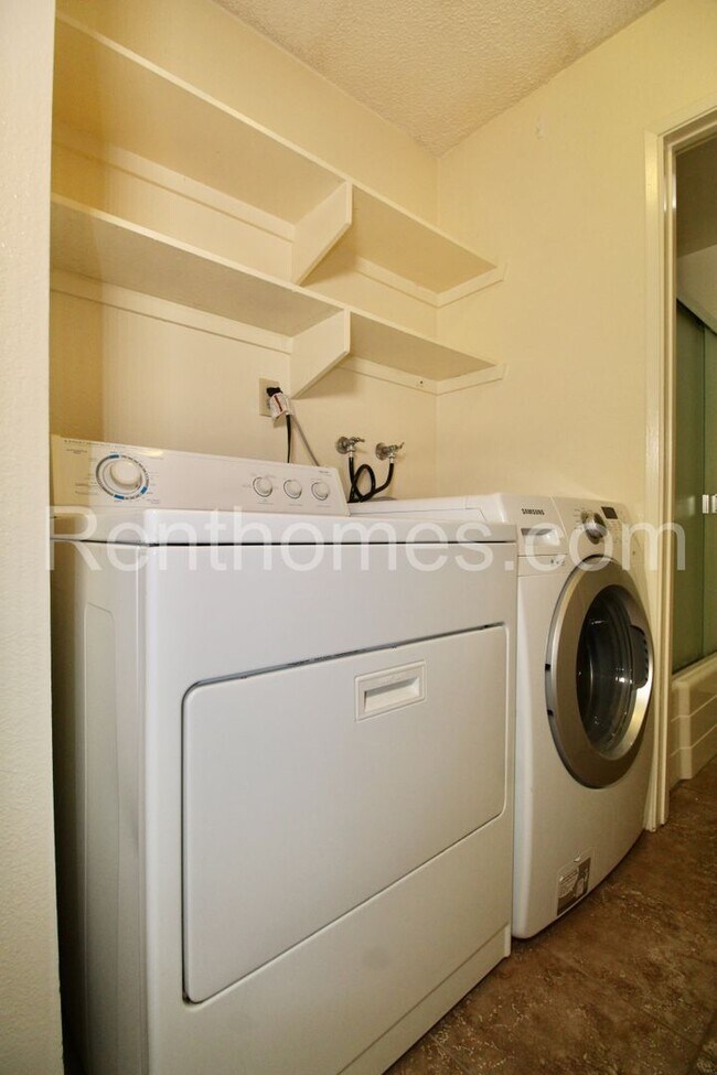 Building Photo - Tierrasanta, 10935 Clairemont Mesa Blvd - ...