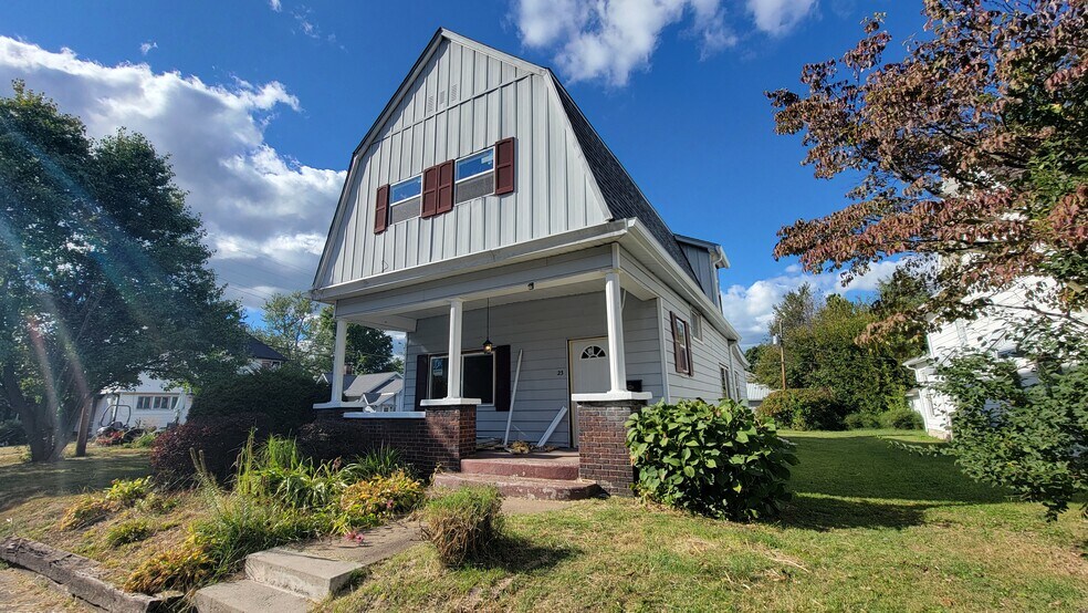 Primary Photo - 23 W Chestnut St
