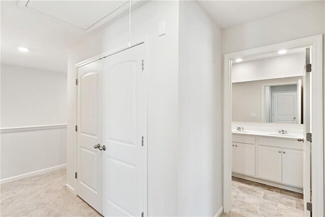 Building Photo - 70 Robinson Ridge