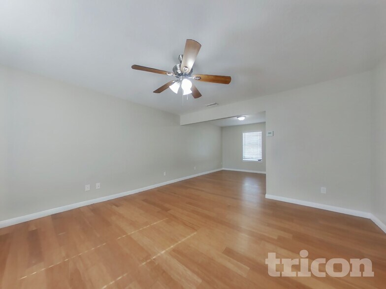 Building Photo - 5003 Hauna Ln