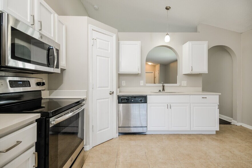 Building Photo - 7661 Harbor Bend Cir