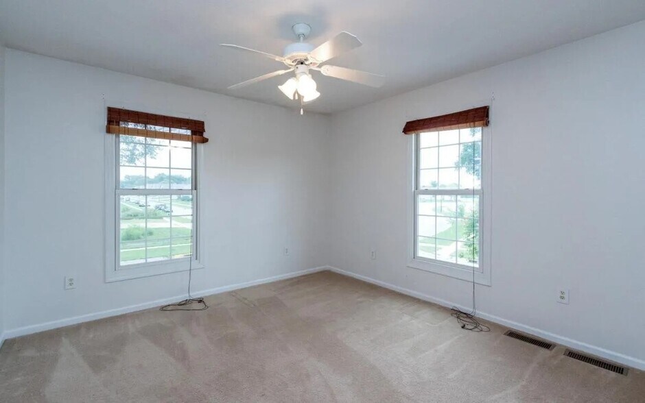 Building Photo - 4003 Marigold Dr