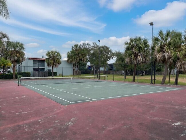 Building Photo - 2835 Somerset Park Dr