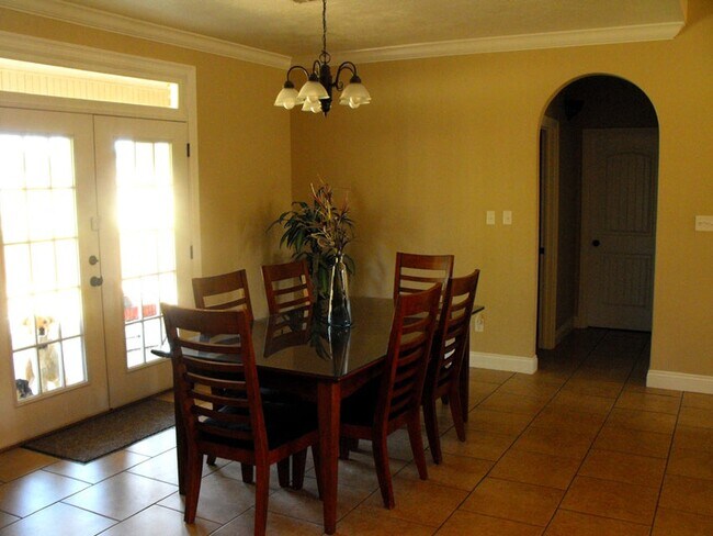 Building Photo - 147 Smithbrook Rd