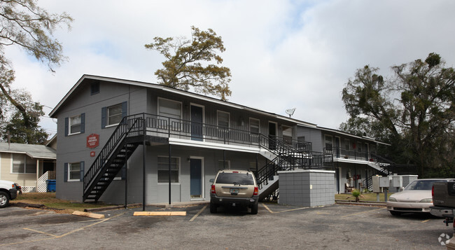 Primary Photo - Easter Apartments
