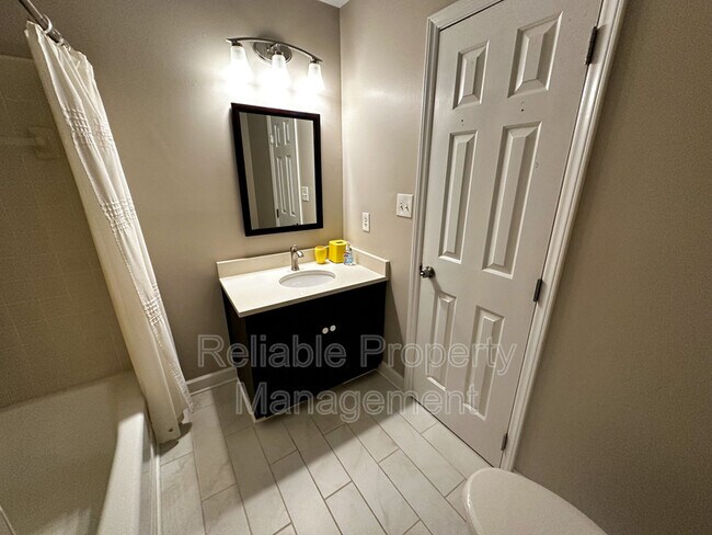 Building Photo - 5716 Grasmere Ct