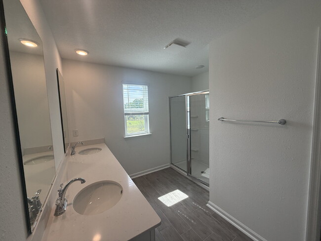Building Photo - 6850 Rhapsody Rd