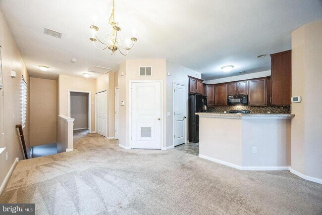 Building Photo - 916 Van Gogh Ct