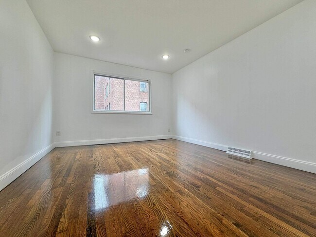 Building Photo - 8 Van Nostrand Ave