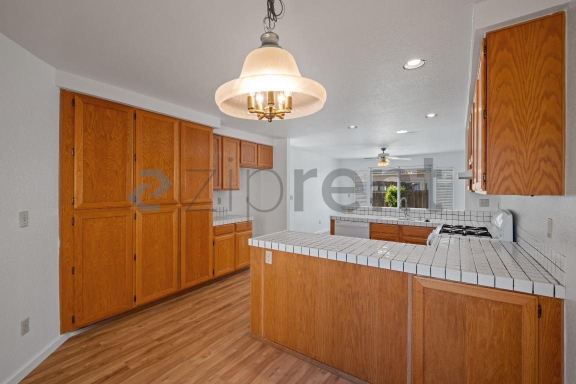 Building Photo - 511 Floyd Ct