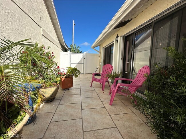 Building Photo - 1315 Naples Lake Dr