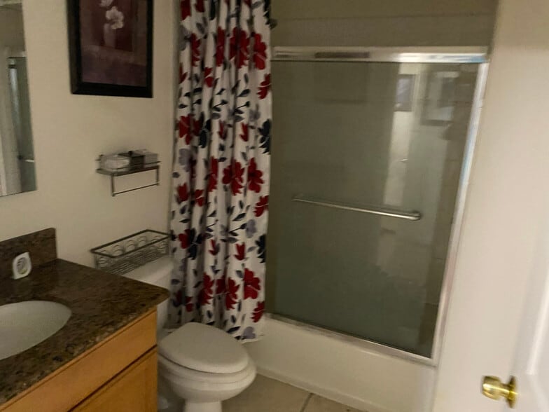 Building Photo - 9938 Buena Vista Dr