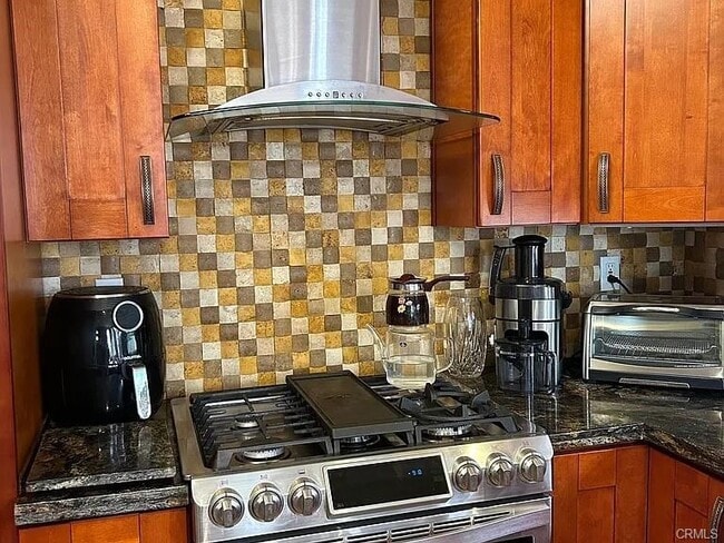 Building Photo - 1020 S San Marino Way