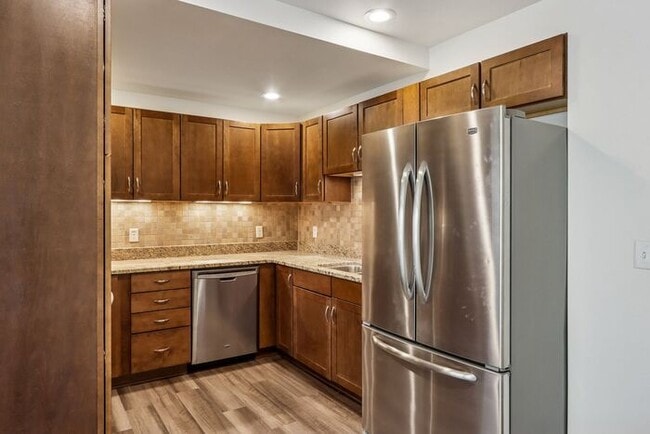 Building Photo - $2,575 | 1 Bedroom, 2 Bathroom Condo | Pet Friendly* | Available for Immediate move-in!