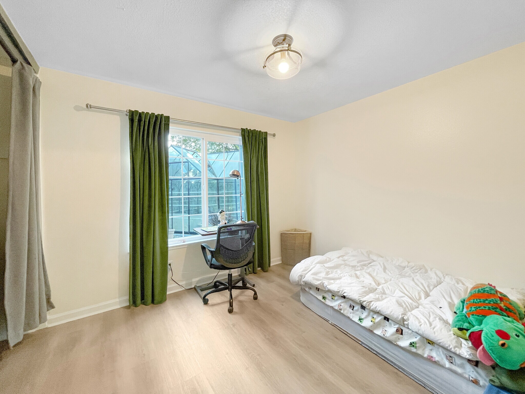 Building Photo - 2611 Willow Ct