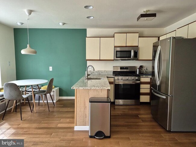 Building Photo - 262 Tulip Tree Ct