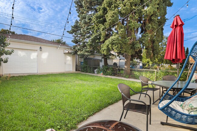 Building Photo - 3112 N Davlin Ct