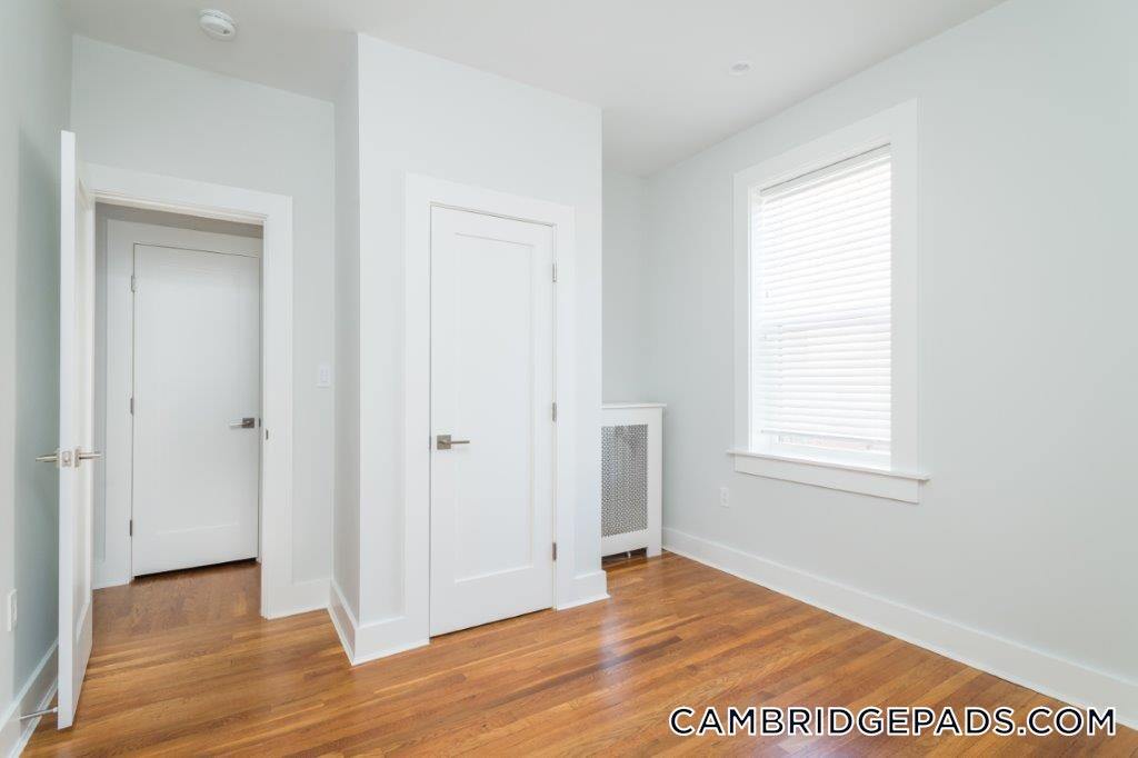 Building Photo - 18A Forest St