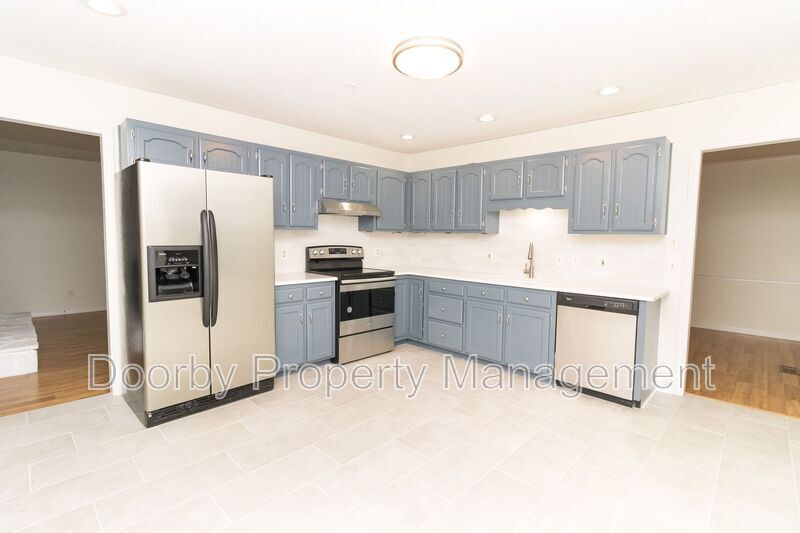 Building Photo - 8807 Heathfield Dr