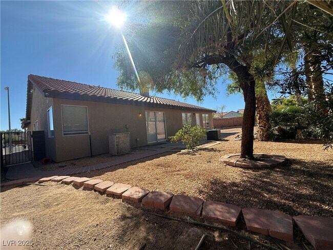 Building Photo - 708 Cozy Canyon Dr