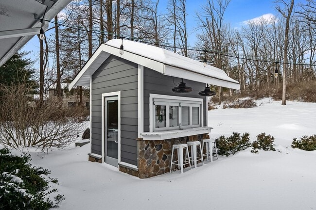 Building Photo - 168 Mendham Rd