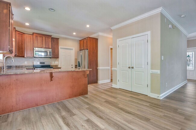 Building Photo - 107 McKinnon Pl