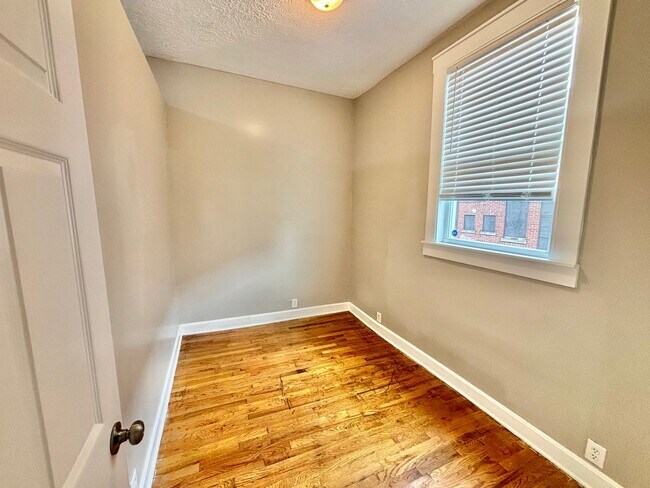 Building Photo - 1206 S Preston St