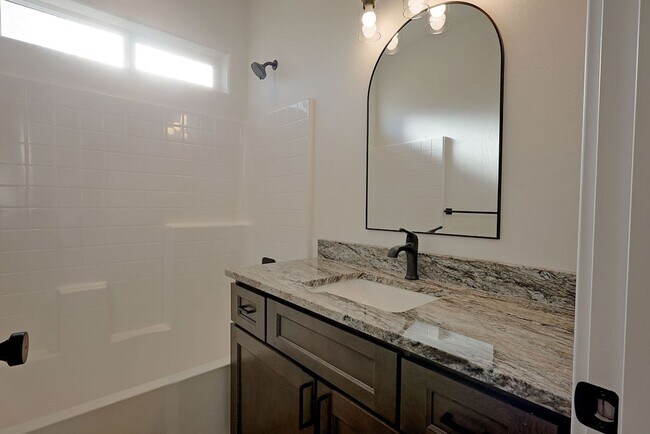 Building Photo - Kimberly - Single Family Home