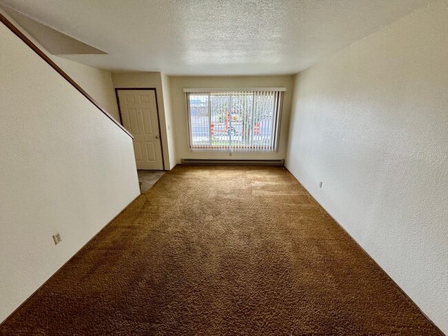 Building Photo - 1127-1129 Applegate Street