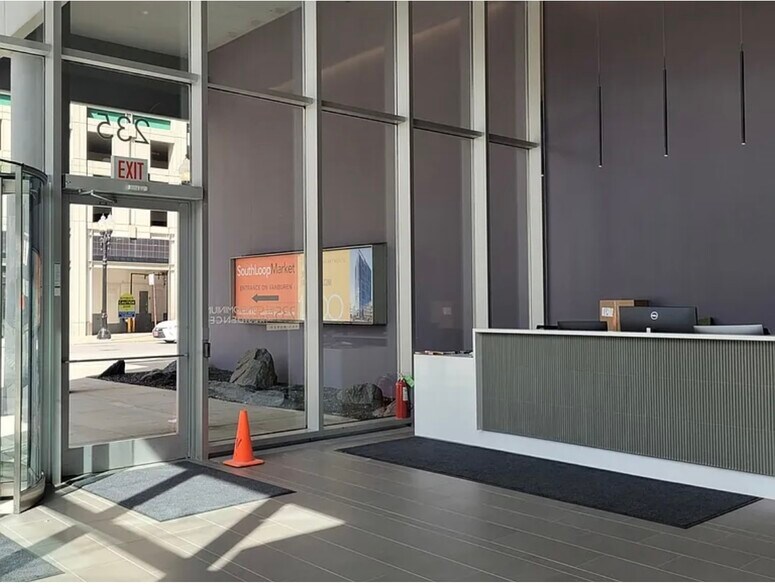 Building Photo - 235 W Van Buren St