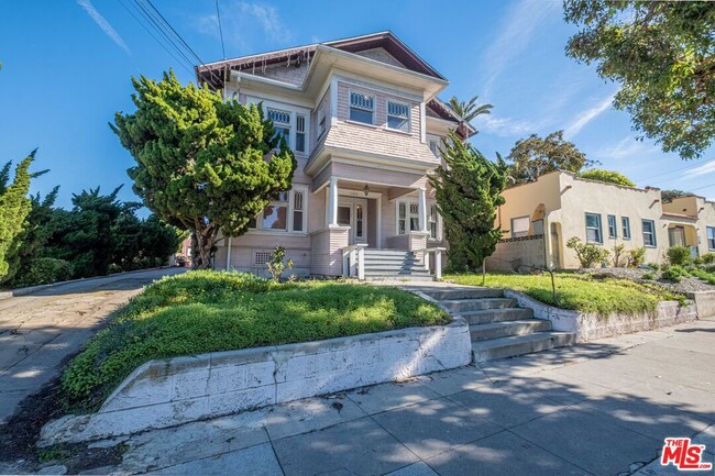 Building Photo - 108 N Broadway