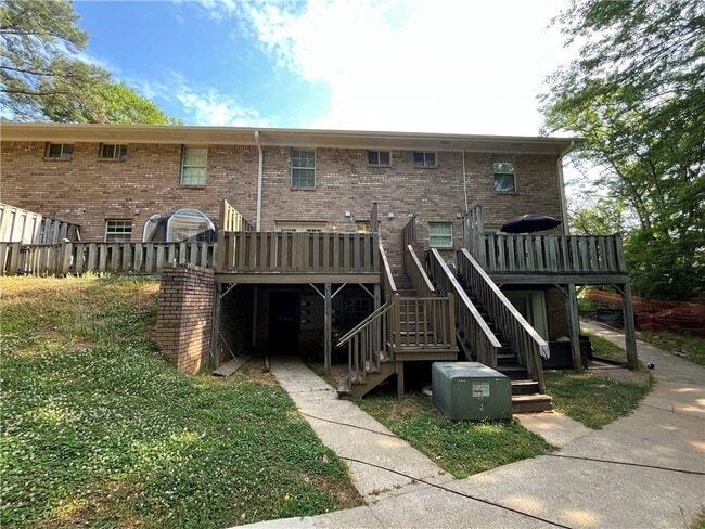 Building Photo - 16 Villa Ct SE