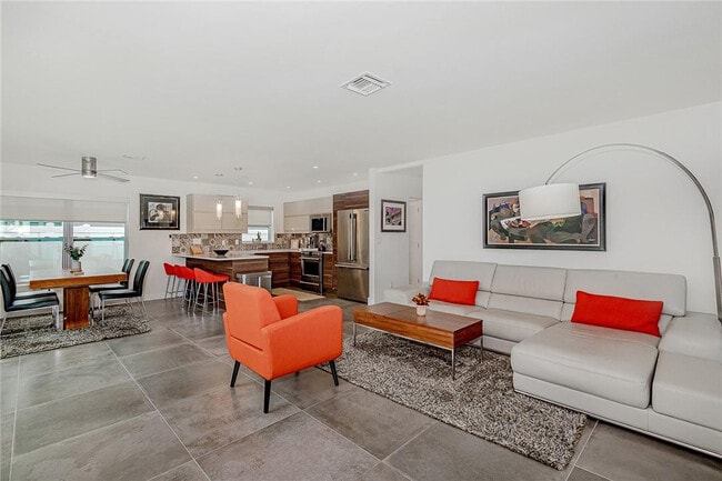 Building Photo - 3321 NE 18th St