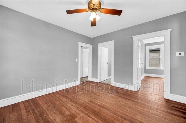 Building Photo - 694 Main St