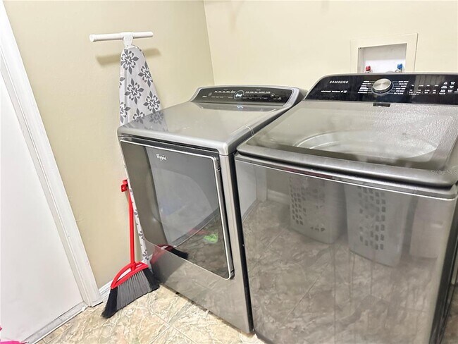 Building Photo - 112 Dulverton Way