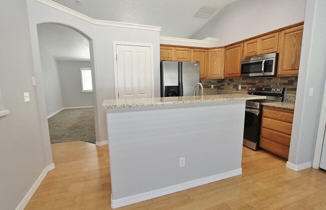 Building Photo - 2624 Manchester Dr