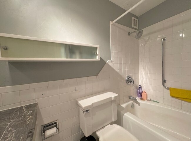 Building Photo - 4545 Wornall Rd