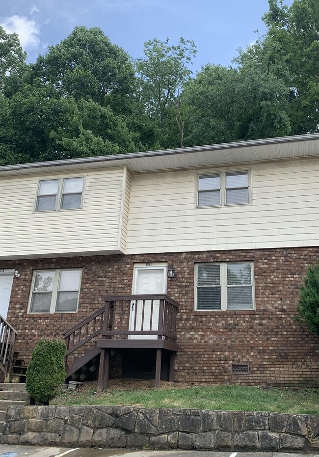 Primary Photo - 803 Hamlet Way
