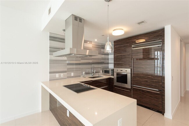 Building Photo - 1100 Biscayne Blvd