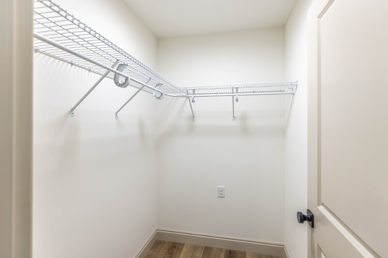 Building Photo - 102 Lois Pl