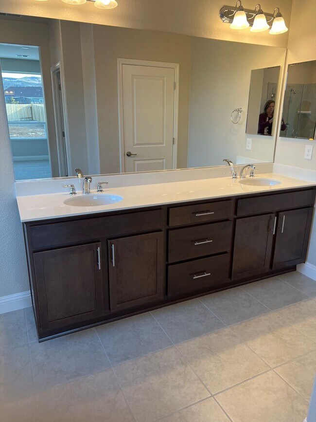 Building Photo - Newer home  in Spanish Springs